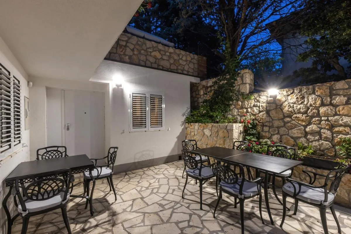 Cvrk Family House Novi Vinodolski