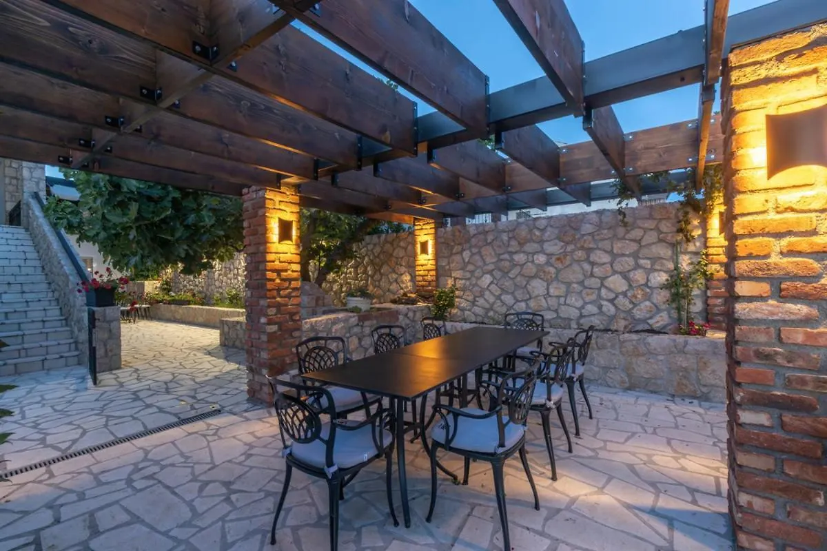 Cvrk Family House Novi Vinodolski Apartment