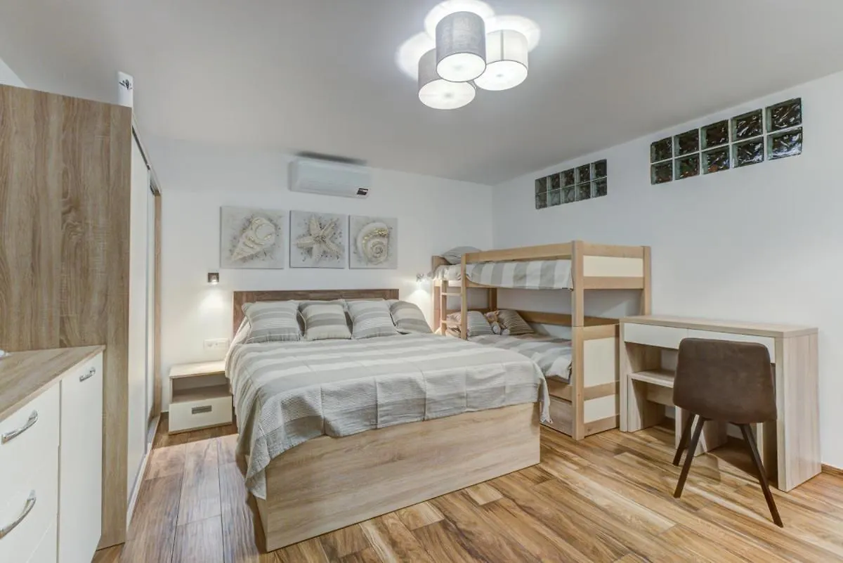 Apartment Cvrk Family House Novi Vinodolski Croatia