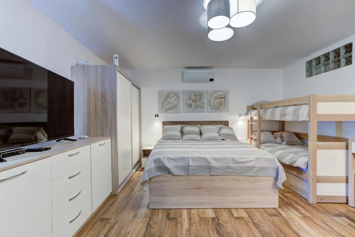 Cvrk Family House Novi Vinodolski